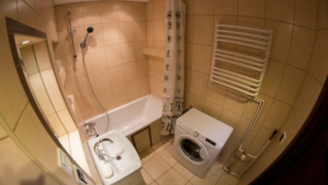 チェシンMieszkanie Na 10 Pietrzeアパートメント エクステリア 写真
